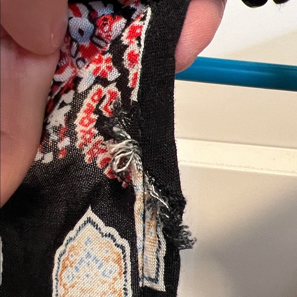 Black red pattern romper - Picture 4 of 5